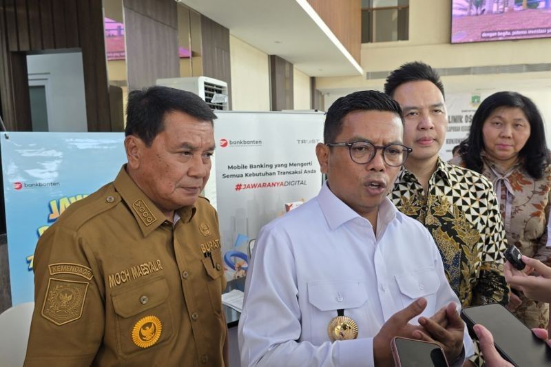 Gubernur Banten Permudah Izin Investasi, Target Rp119 Triliun di 2024
