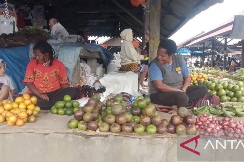 Banjir Jayawijaya: Harga Bahan Pokok Tetap Stabil, Sayur Mayur Naik