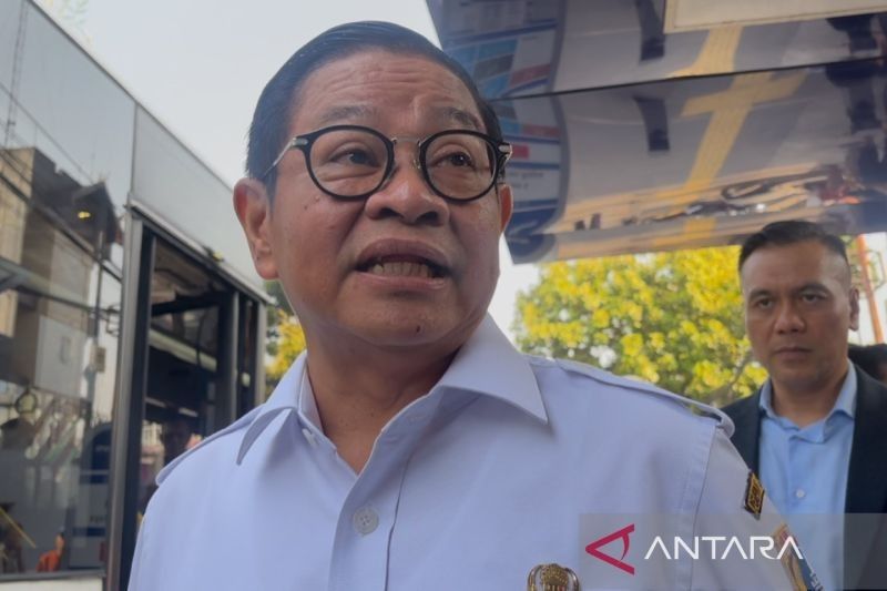Pramono Anung Wajibkan ASN DKI Naik Transportasi Umum, Satpol PP Turut Awasi!