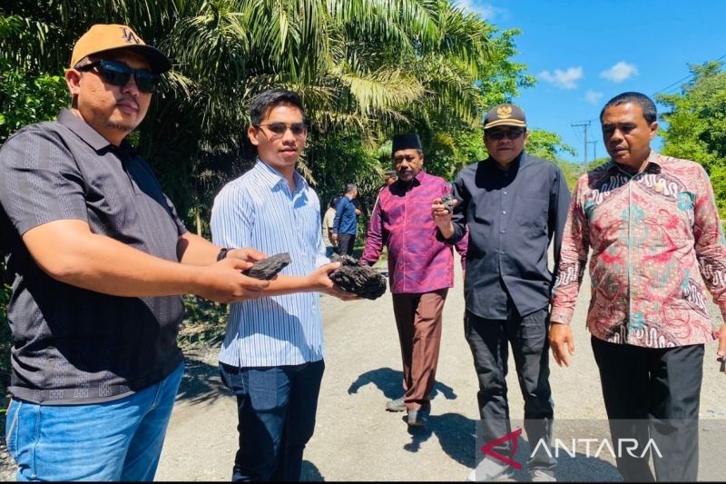 DPRK Aceh Barat Temukan Tumpahan Batu Bara di Jalan Raya, Bahayakan Warga!