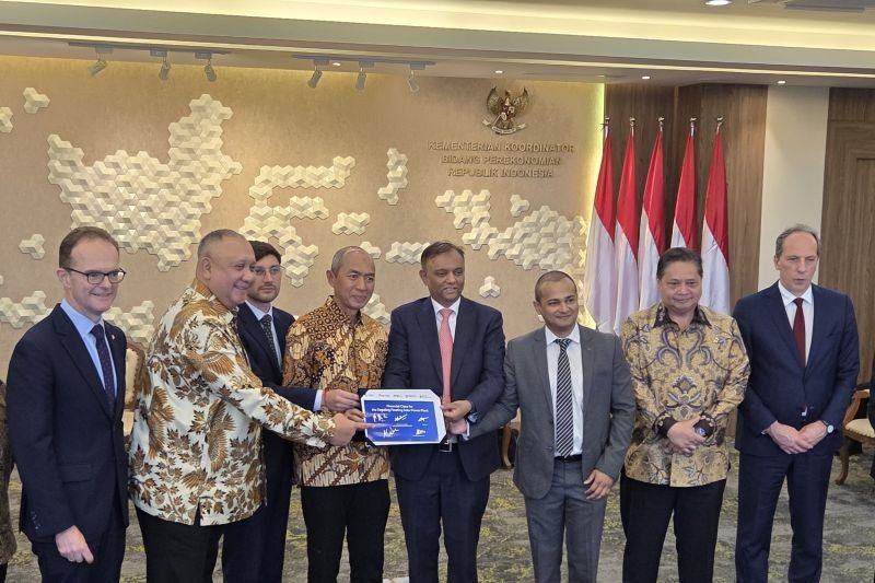 Indonesia Dapat Suntikan Dana Rp994 Miliar untuk Proyek PLTS Terapung Saguling