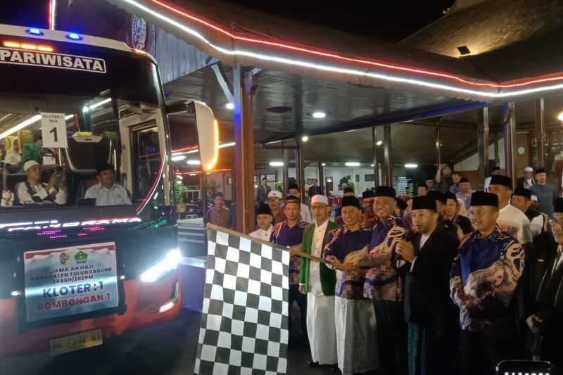 872 Jemaah Calon Haji Tulungagung Berangkat ke Surabaya, 16 Orang Tertunda