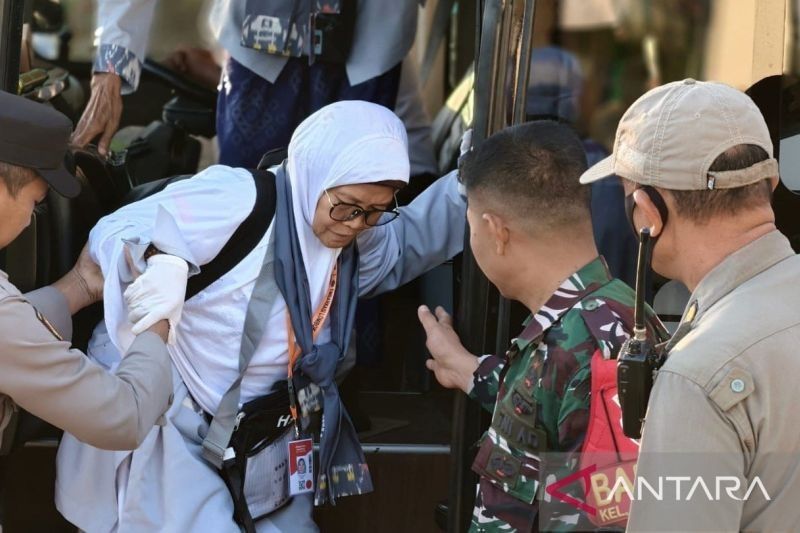 Kloter Pertama Jamaah Haji Lombok Berangkat ke Tanah Suci