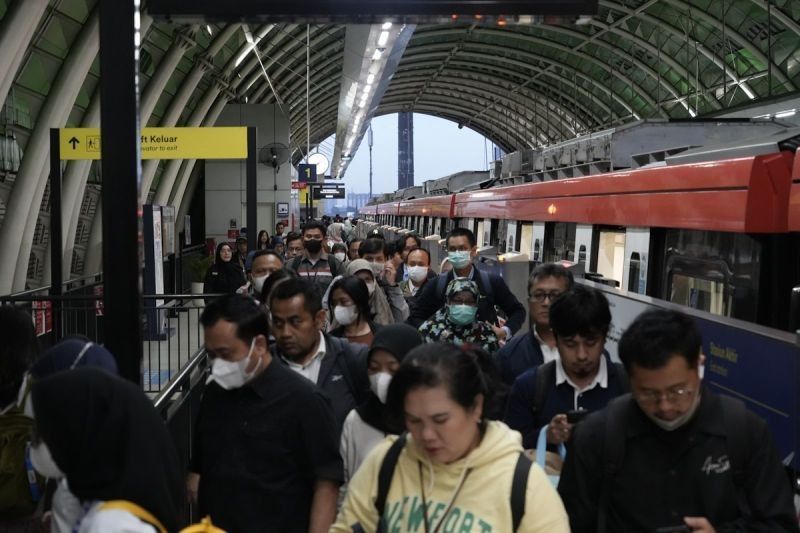 LRT Jabodebek Raih 8,4 Juta Penumpang Hingga April 2025!