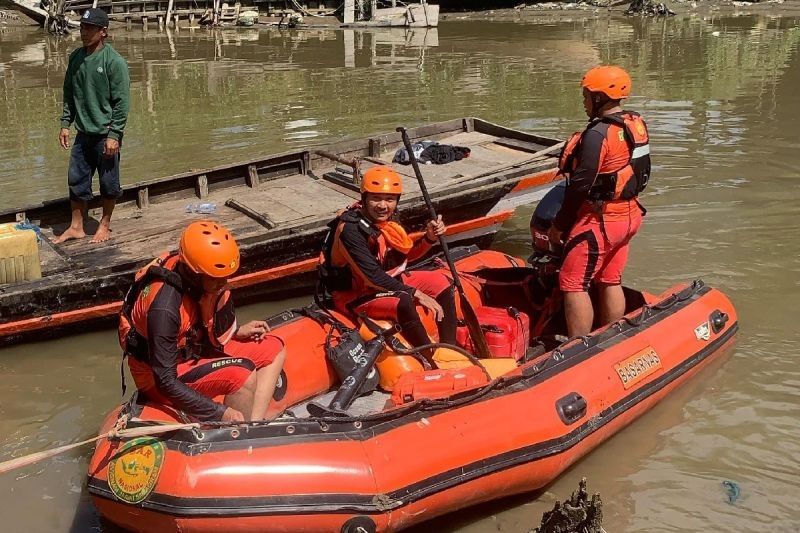 Jasad Pemuda Hanyut di Sungai Deli Ditemukan, Tim SAR Gabungan Berhasil Lakukan Evakuasi