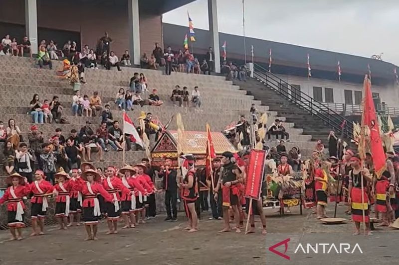 Naik Dango Resmi Masuk Kalender Wisata Pontianak: Pesta Adat Dayak yang Menawan
