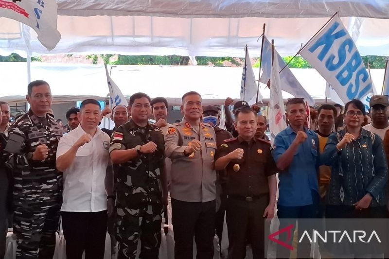 Kapolda NTT Ajak Ratusan Buruh Dialog di May Day Fiesta, Aspirasi Terdengar Tanpa Ganggu Kamtibmas