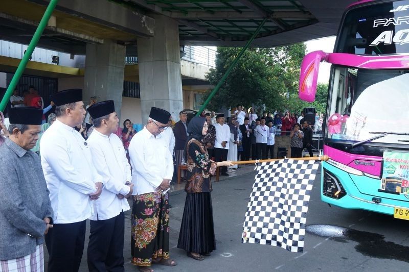 12 Calon Haji Kediri Tertunda Berangkat: Visa Jadi Kendala