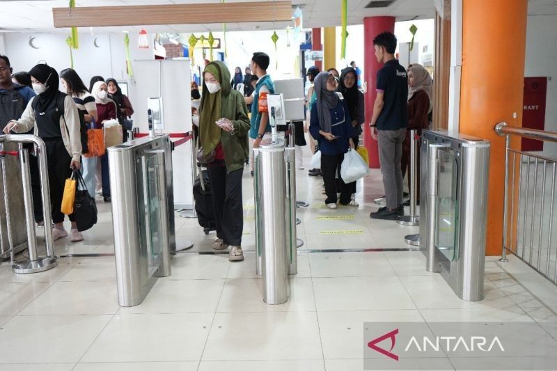 KAI Sumut Siapkan 22 Perjalanan Kereta Api untuk Rayakan May Day 2025