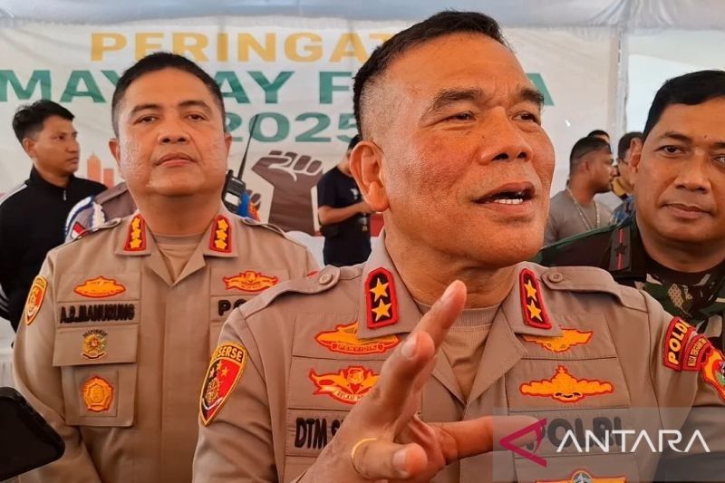Kapolda NTT Tawarkan Tes Polisi pada Anak Buruh Berprestasi