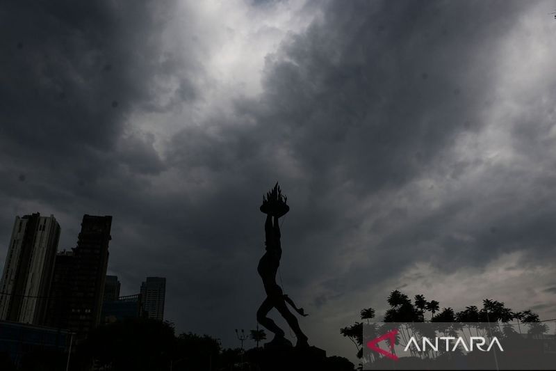 Jakarta Diprediksi Berawan Tebal Jumat Pagi, Simak Prakiraan Cuaca Lengkapnya!