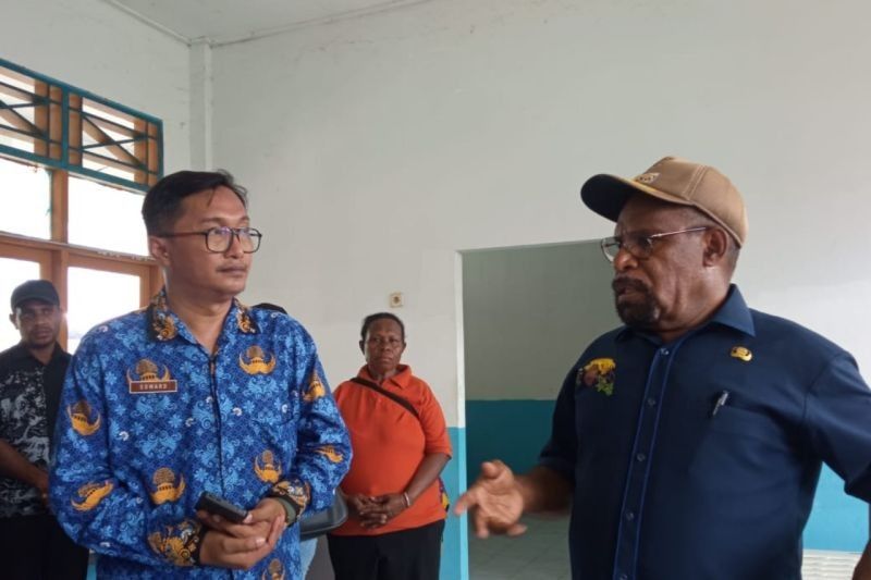 Bupati Jayapura Desak Mantan Pejabat Kembalikan Aset Daerah
