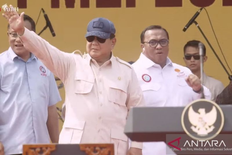 Prabowo Luncurkan Program Pendidikan Baru di Peringatan Hardiknas 2025