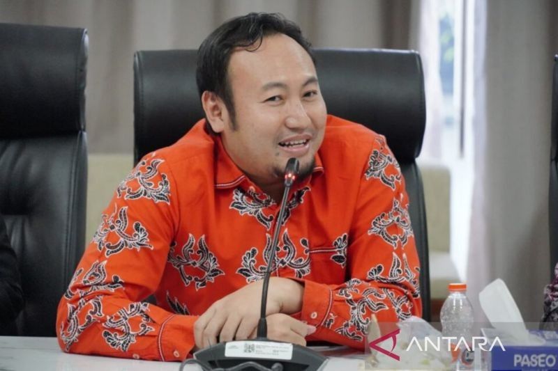 Hardiknas: DPR Sorot Kesenjangan Akses Pendidikan di Indonesia, Khususnya Sumatera Barat