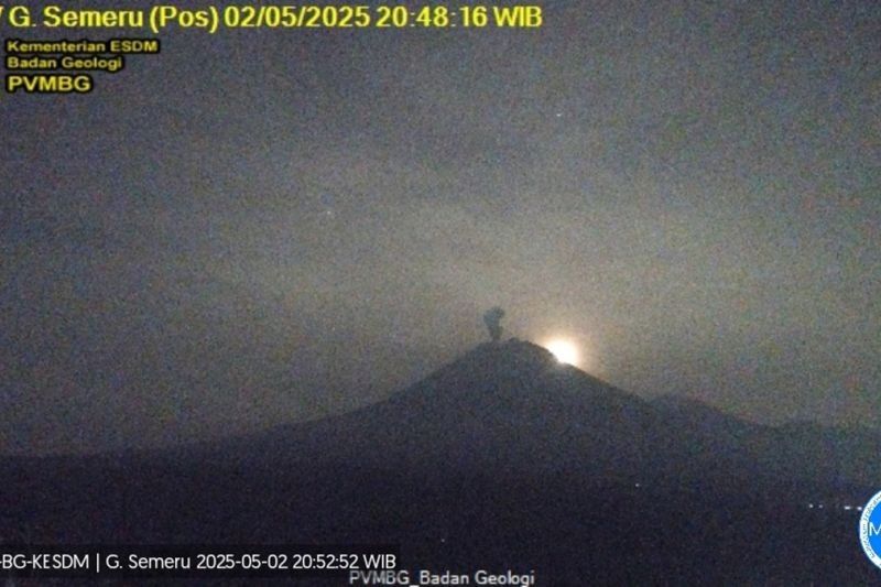 Semeru Erupsi! Letusan Capai 500 Meter, Warga Diminta Jauhi Zona Bahaya
