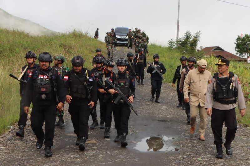Patroli Gabungan TNI-Polri di Puncak Jaya Jelang Putusan MK PHPU