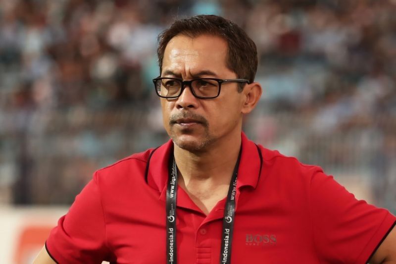 Aji Santoso Tantang Diri Kembalikan Persela ke Liga 1