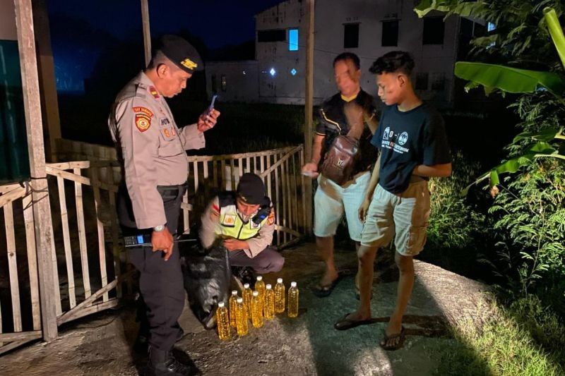 Puluhan Botol Miras Oplosan Disita Polres Bantul dalam Operasi Pekat Progo 2025