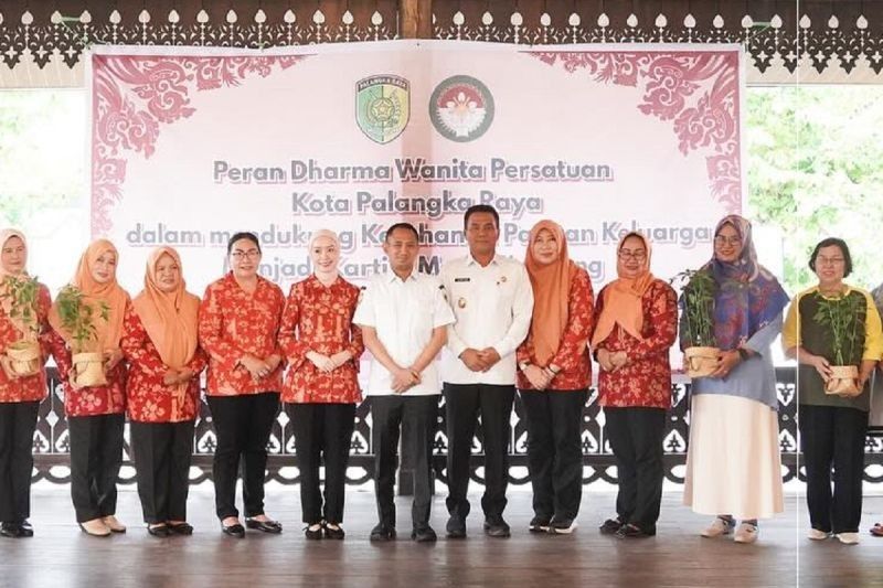Pemkot Palangka Raya Bagikan 2.500 Bibit Cabai, Tekan Inflasi dan Tingkatkan Ketahanan Pangan