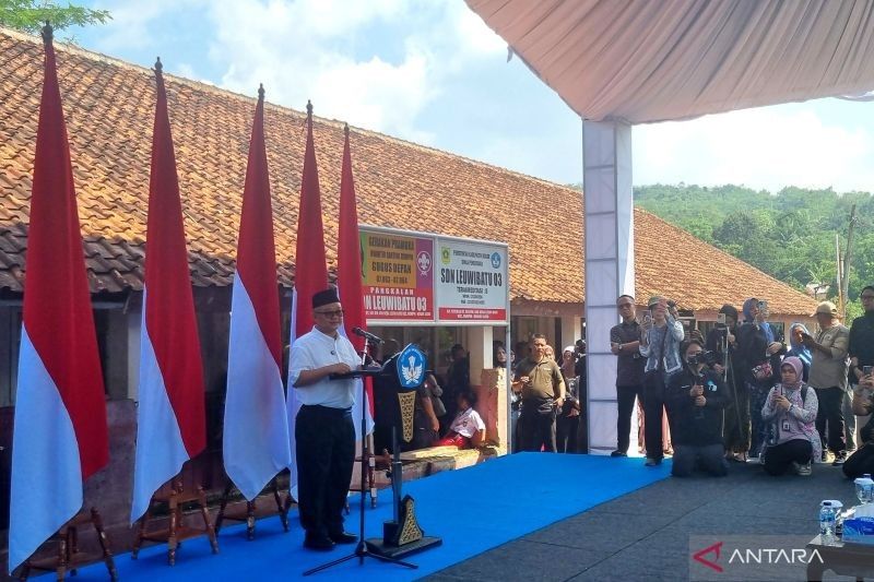 Hardiknas 2025: Mendikdasmen Pesan Jangan Putus Sekolah, Janjikan Bantuan Pendidikan Berlimpah