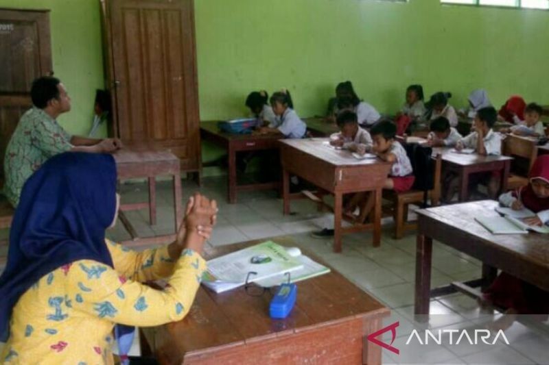 Peringatan Hardiknas 2025: Pembangunan dan Renovasi 10.440 Sekolah Diresmikan