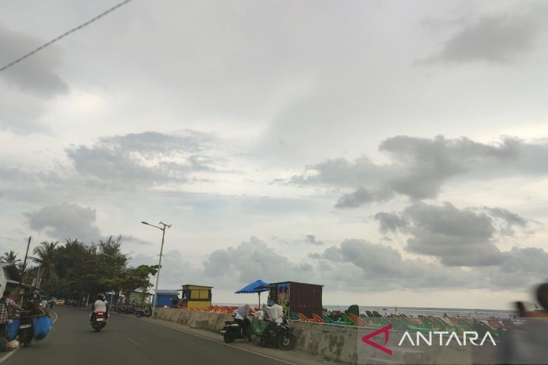PKL Pantai Bengkulu Wajib Bayar Retribusi Sampah, Kebersihan Jadi Tanggung Jawab Bersama