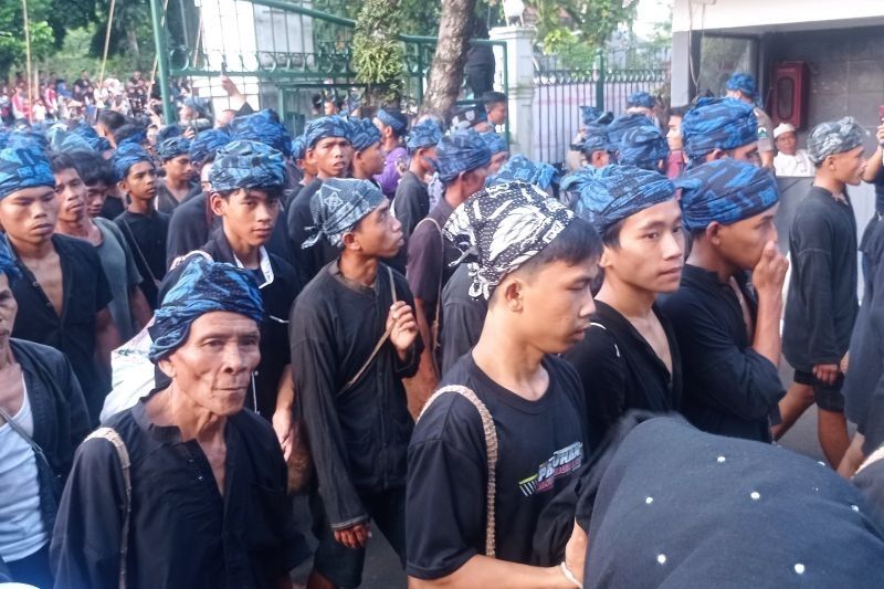 Ribuan Warga Badui Gelar Seba Gede di Serang: Suatu Tradisi Leluhur yang Lestari