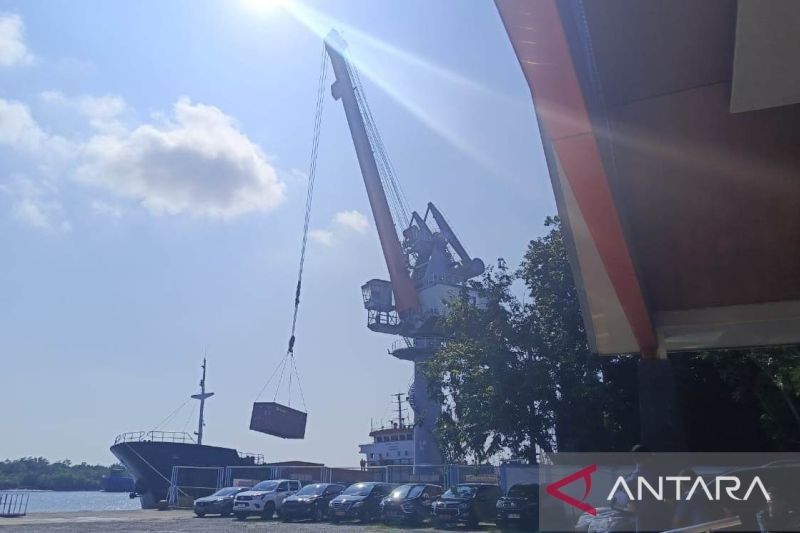 Ekspor Timah dan Komoditas Lain Dorong Volume Barang Muat Pelabuhan Babel Naik 49,11 Persen