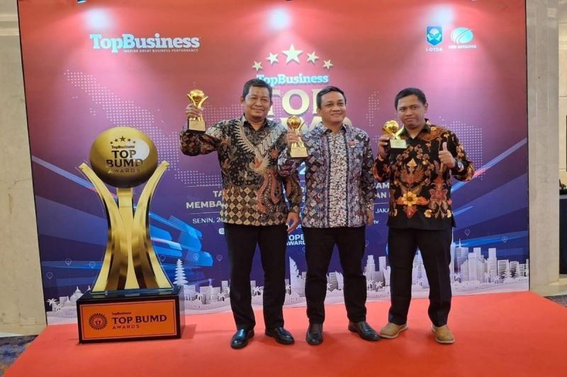 Pemkot Pekalongan Borong Tiga Penghargaan Top BUMD Award 2025