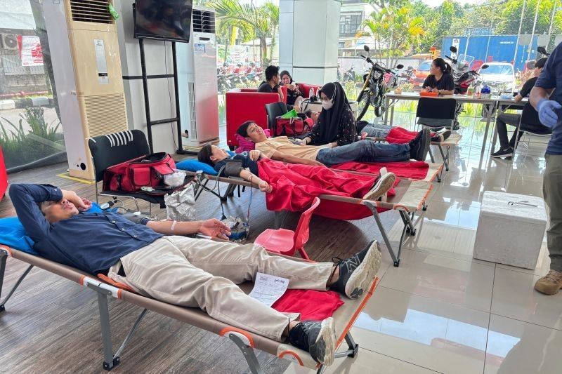 PT DAW Gelar Donor Darah Massal, Puluhan Kantong Darah Terkumpul di Sulut