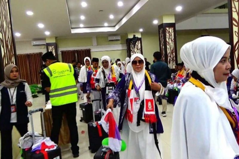 Kakanwil Kemenag Sulsel Lepas 386 JCH Kloter 3 Menuju Tanah Suci