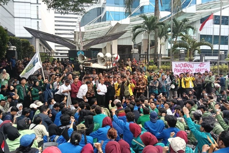 Mendikbudristek Terima Aspirasi Mahasiswa: Komersialisasi Pendidikan hingga UKT Jadi Sorotan