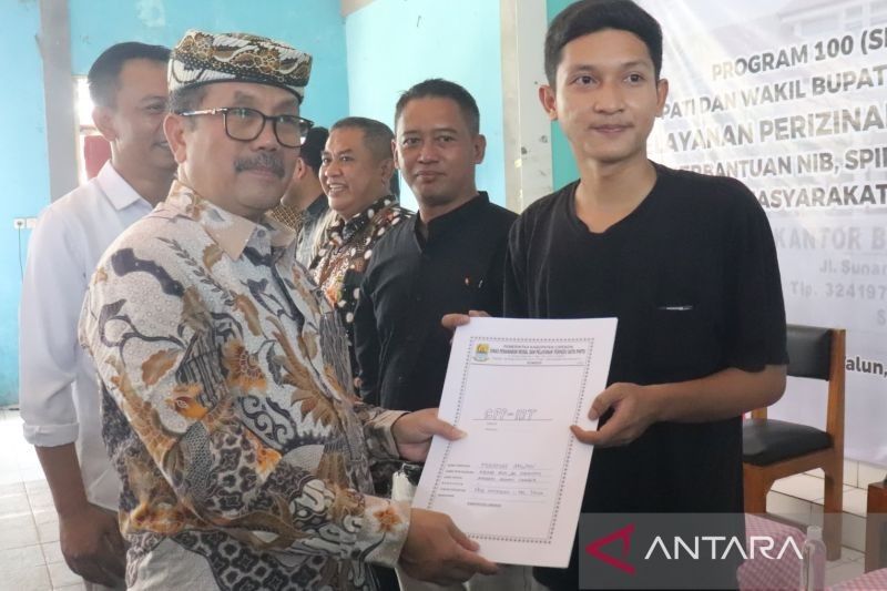 Pemkab Cirebon Permudah Izin Usaha Warga Miskin, Sasar Desa Hingga NIB
