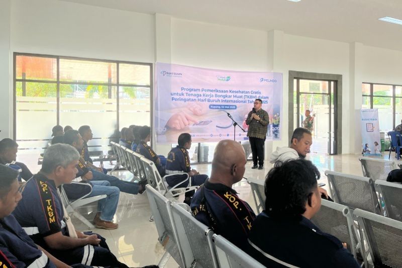 Pelindo Fasilitasi Cek Kesehatan Gratis untuk 213 TKBM di Kupang