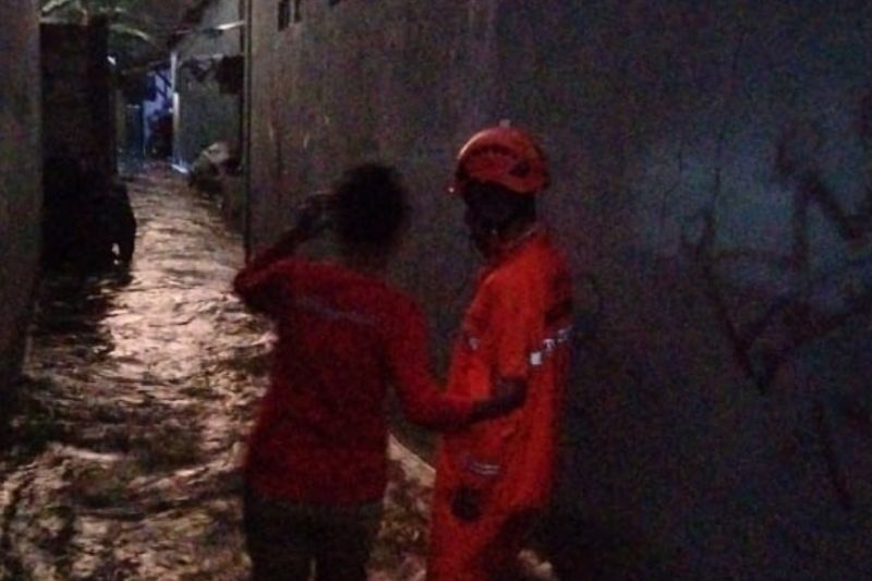 Banjir Rendam 6 RT di Jaksel Akibat Hujan Deras, BPBD DKI Turun Tangan