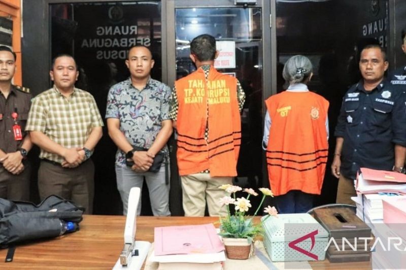 Korupsi Bansos SBB 2020: Kejari Tetapkan Dua Tersangka, Negara Rugi Rp5,5 Miliar