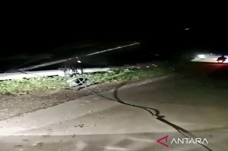 Gempa Pohuwato M 6,0: Tiang Telkom Roboh, Warga Gorontalo Utara Waspada