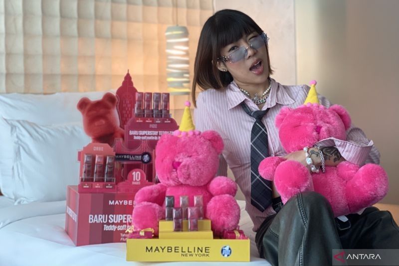 Maybelline dan Ramengvrl Luncurkan 5 Warna Baru Super Stay Teddy Tint