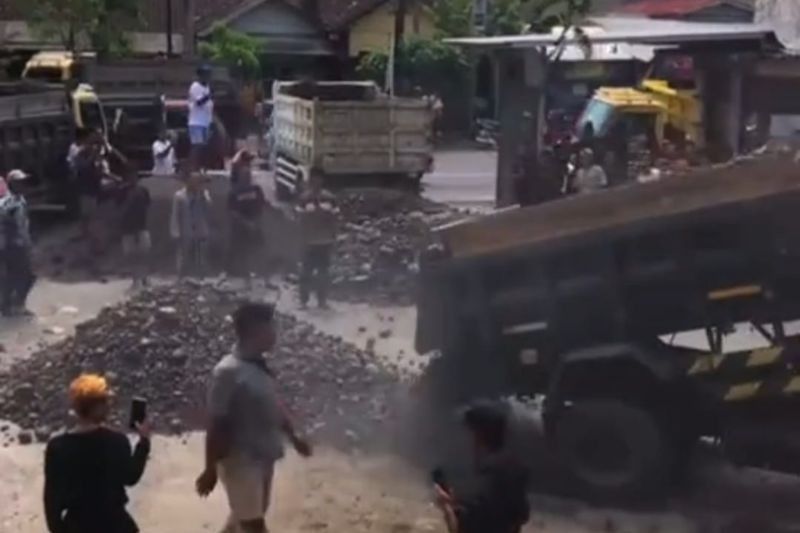 Polisi Lombok Timur Tegas: Tak Ada Toleransi Blokir Jalan Negara Akibat Kenaikan Pajak