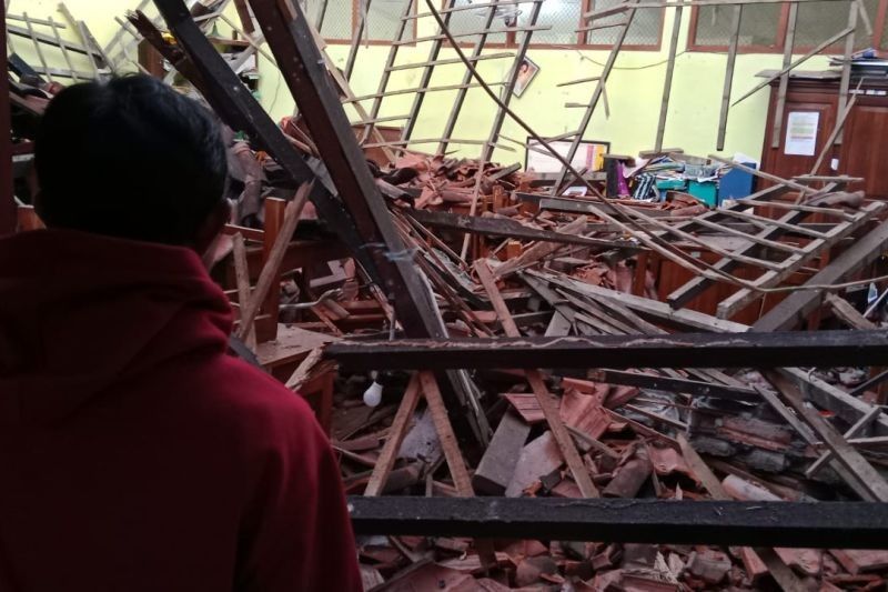 Atap Kelas Ambruk di SD Kledokan Sleman, Belajar Tatap Muka Tetap Berlangsung