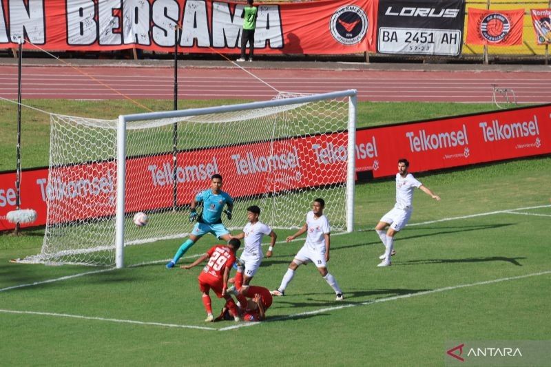 Semen Padang FC Raih Kemenangan Dramatis atas Madura United, Aman dari Degradasi!