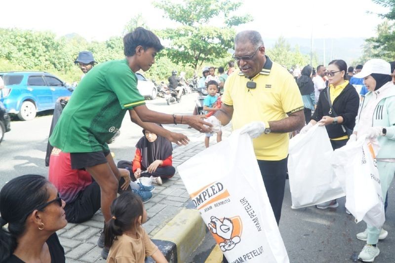 Wali Kota Jayapura Canangkan Program Kota Sadar Sampah: Wujudkan Jayapura yang Bersih dan Bebas Banjir