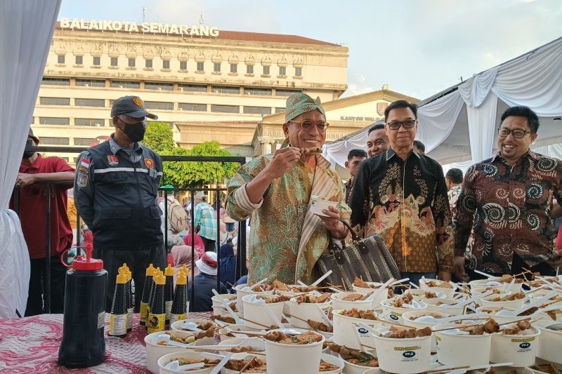 Dorong Ekonomi Kreatif, Samuel Wattimena Ajak Promosikan Kuliner Daerah Lewat Festival