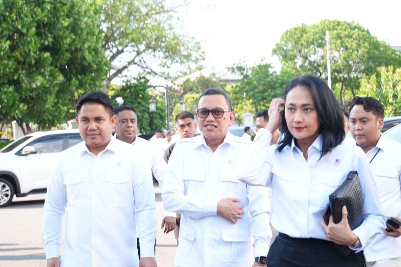 Menteri Karding Dapat Pencerahan Usai Sidang Kabinet: Fokus pada UUD 1945 dan Kemiskinan