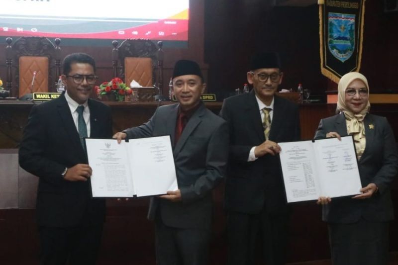 DPRD Probolinggo Serahkan Rekomendasi LKPJ Bupati 2024: Fokus Peningkatan Pelayanan Publik