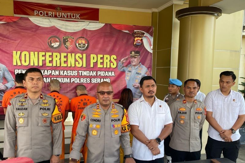 Ratusan Warga Serang Tertipu Calo Kerja, Rugi hingga Rp500 Juta!