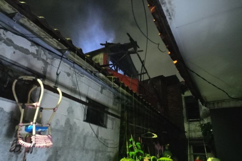 Kebakaran di Pulogadung Akibatkan Kerugian Rp100 Juta