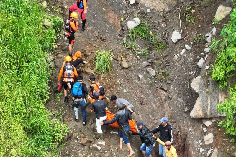Jasad Lansia Tenggelam di Air Terjun Takapala Ditemukan