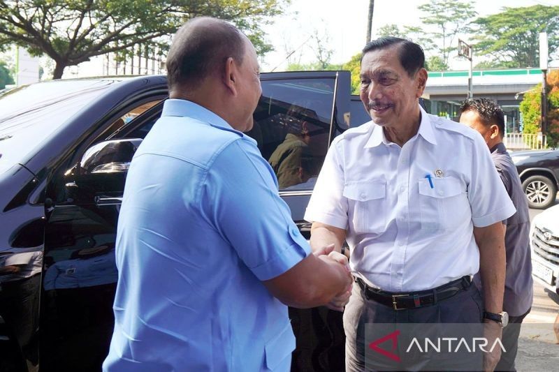 Luhut Bantah Prabowo Tegur Panglima TNI Soal Mutasi Letjen Kunto