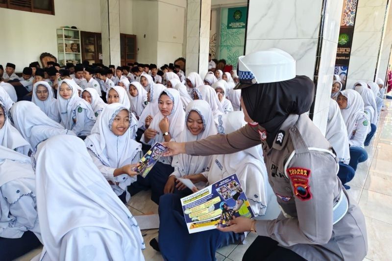 Polres Jepara Antisipasi Konvoi Kelulusan dengan Program 'Police Goes to School'